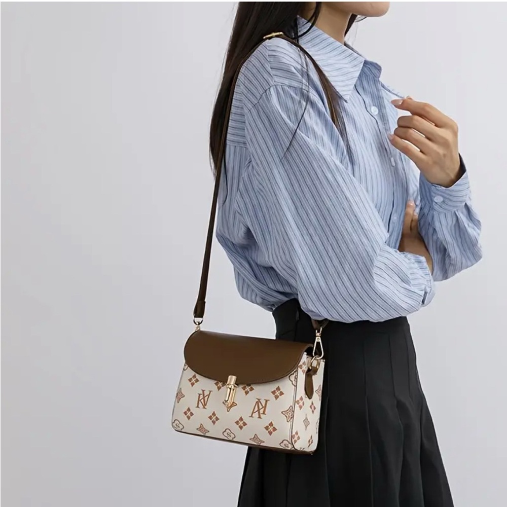 Cream Monogram Crossbody Bag NIP - Picture 3 of 6